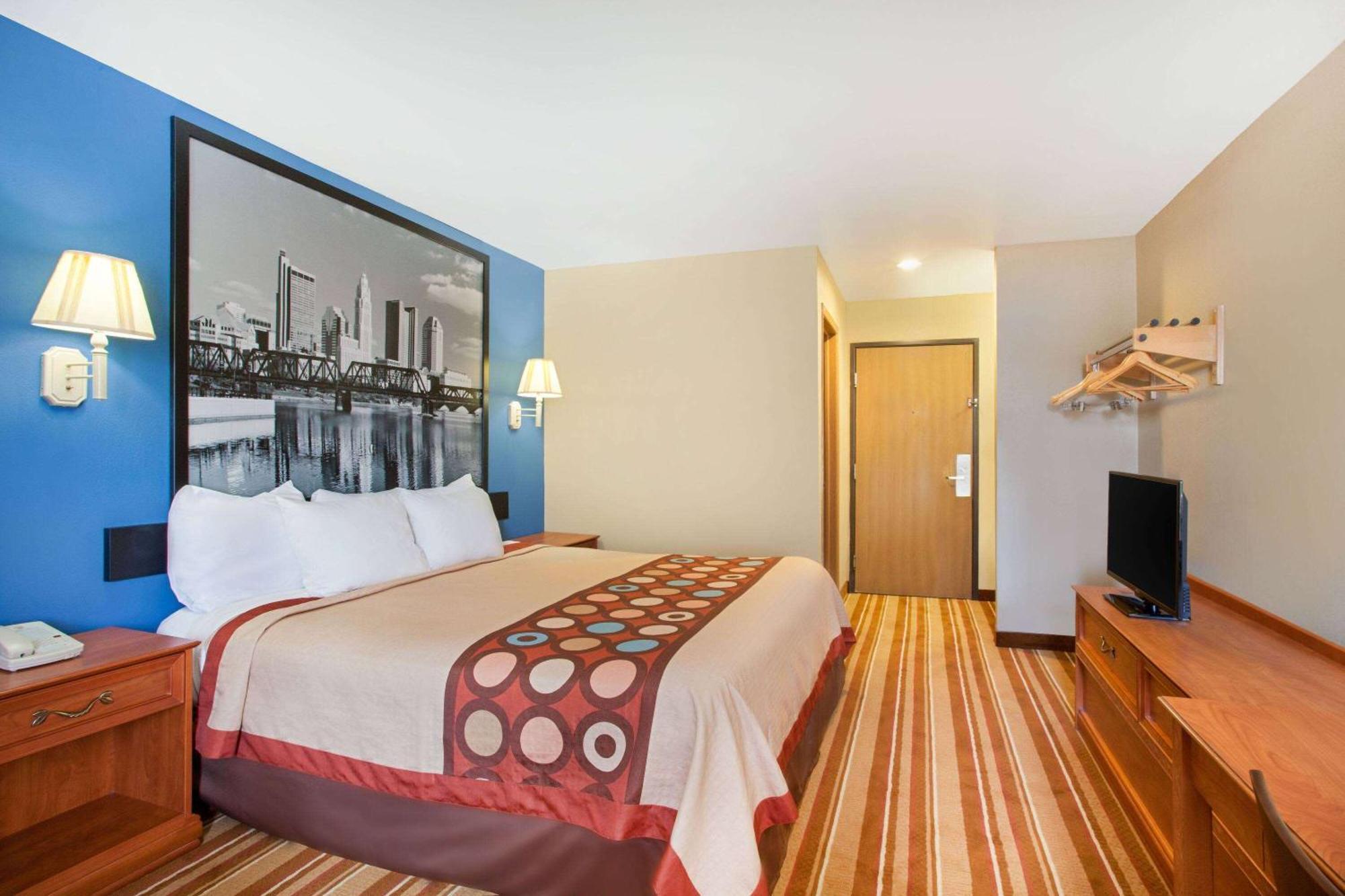 Super 8 By Wyndham Defiance Hotel Exterior photo