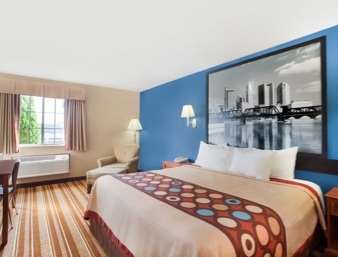 Super 8 By Wyndham Defiance Hotel Room photo